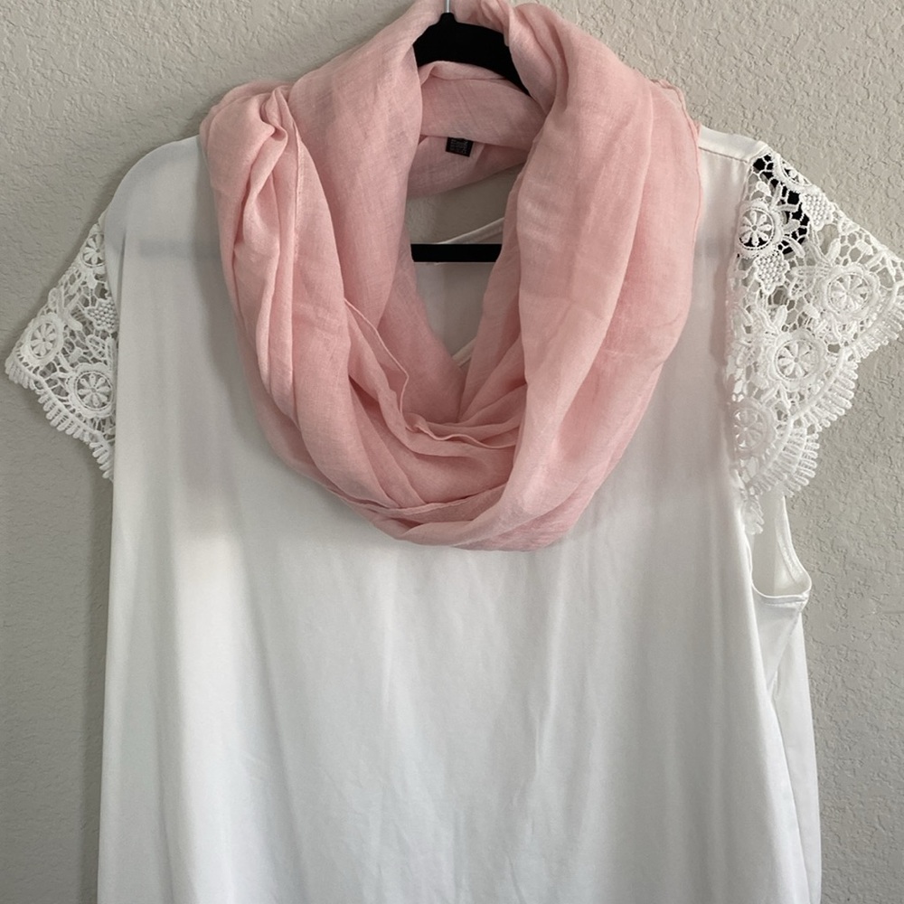 Lightweight infinity scarf new pink
